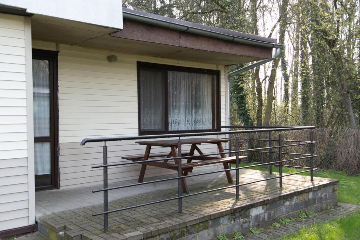 Camping Oaza Błonie Kórnik Domki Standard - 3 pokoje Exterior foto